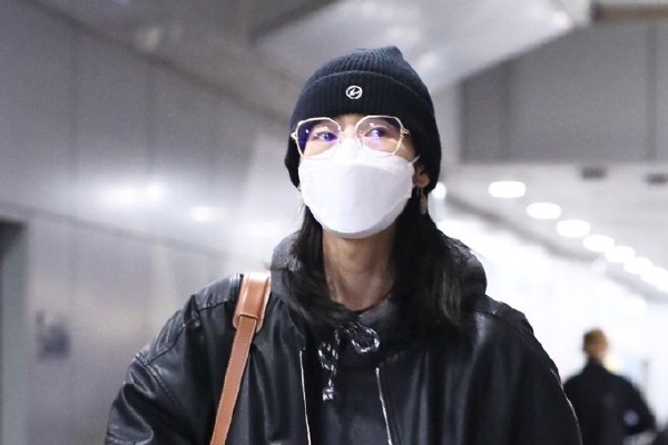 能把舞蹈生袜子放在嘴巴里吗对艺术与生活的 title=